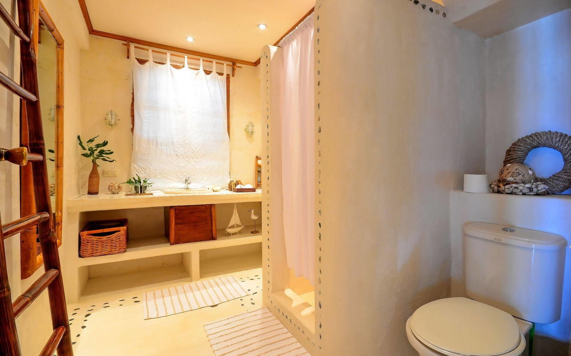 ไวท์ บีช เดอ โบราเคย์ Hotel Balabag  ภายนอก รูปภาพ