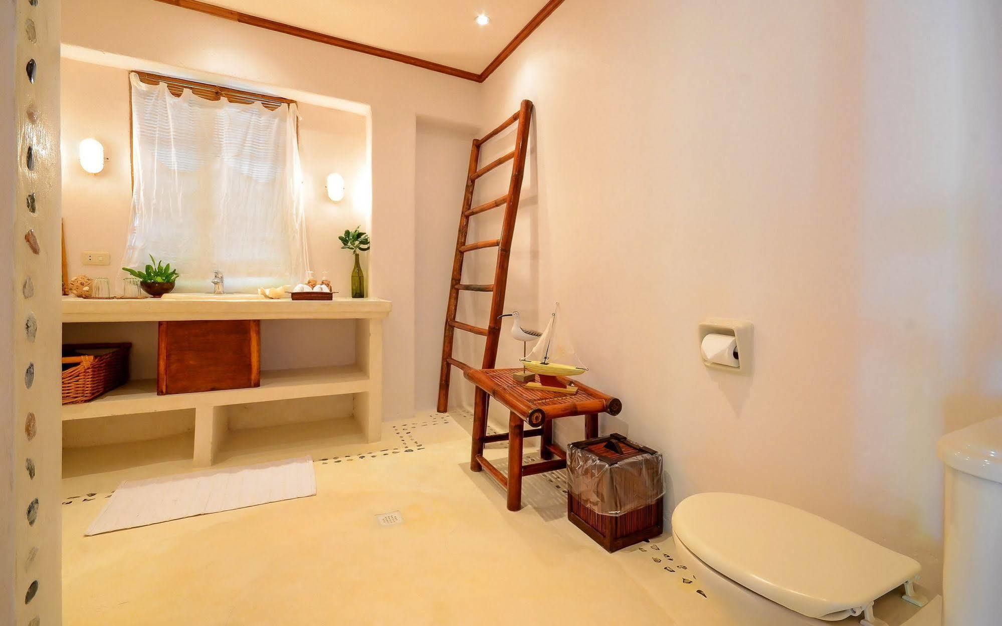 ไวท์ บีช เดอ โบราเคย์ Hotel Balabag  ภายนอก รูปภาพ