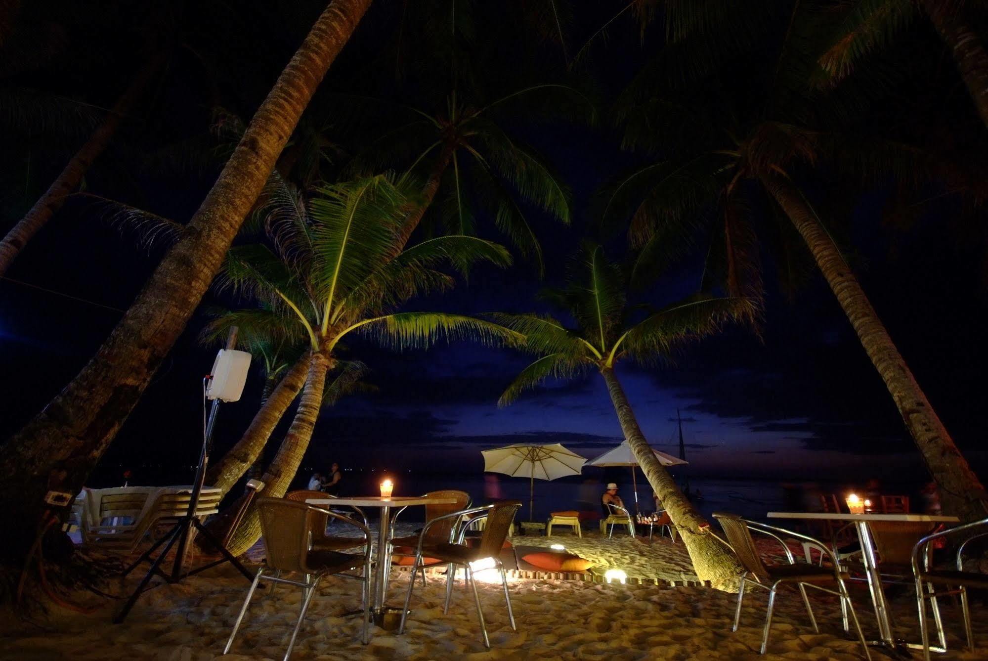 ไวท์ บีช เดอ โบราเคย์ Hotel Balabag  ภายนอก รูปภาพ