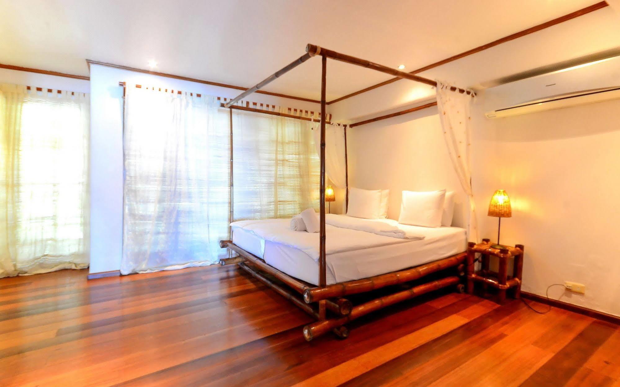 ไวท์ บีช เดอ โบราเคย์ Hotel Balabag  ภายนอก รูปภาพ